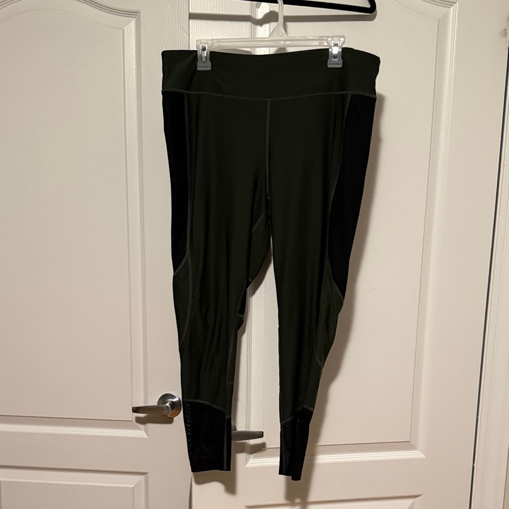 Women's Black/Olive Green Activewear Pants